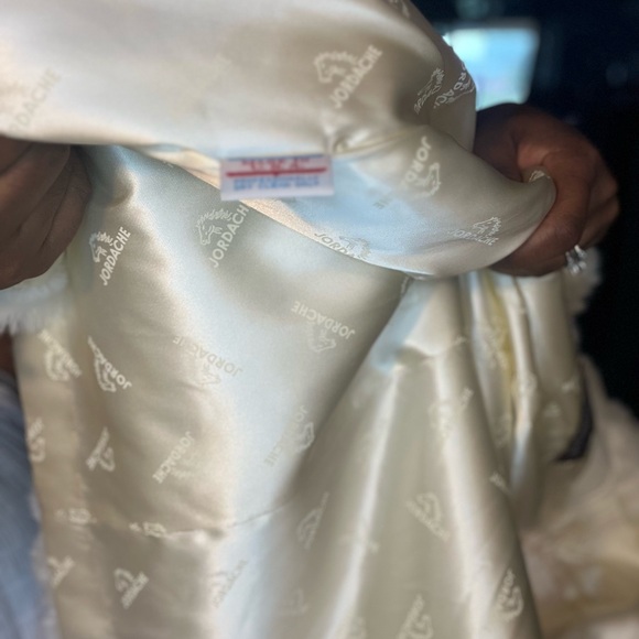 VINTAGE JORDACHE WHITE COAT *** Disclaimer*** - Picture 7 of 9